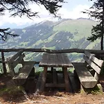 Fruehstueckpension Larson Oda ve Kahvaltı Bad Hofgastein