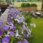 Fruehstueckpension Larson 4*