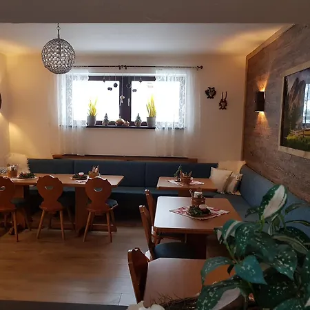 Frühstückpension Larson 4*